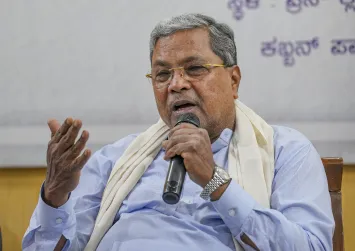 ರಾಜ್ಯ ಕಾಂಗ್ರೆಸ್ ಸರಕಾರಕ್ಕೆ ಎರಡು ವರ್ಷ ! ಸಿಎಂ ಸಿದ್ದರಾಮಯ್ಯ ಗೆದ್ರಾ…? ಬಿದ್ರಾ…?