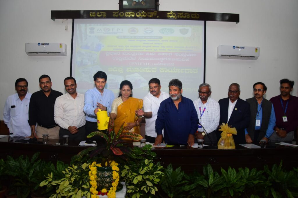 ಸ್ಥಳೀಯವಾಗಿ ಉದ್ದಿಮೆ ಸ್ಥಾಪಿಸಿ ಗ್ರಾಮೀಣ ಜನತೆಗೆ ನೆರವಾಗಬೇಕಿದೆ: ಪುಷ್ಪಾ ಅಮರನಾಥ್‌