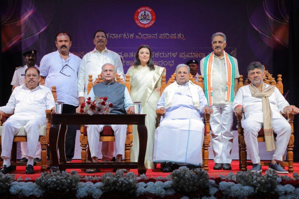 ವಿಧಾನಪರಿಷತ್‌ ಸದಸ್ಯರಾಗಿ ಪತ್ರಕರ್ತ ಶಿವಕುಮಾರ್‌ ಸೇರಿ ನಾಲ್ವರ ಪ್ರಮಾಣವಚನ