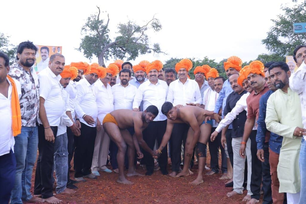 ಮೋದಿ ಜನ್ಮ ದಿನ; ನಂಜನಗೂಡಲ್ಲಿ ಅಭಿಮಾನಿಗಳಿಂದ ಕುಸ್ತಿ ಆಯೋಜನೆ